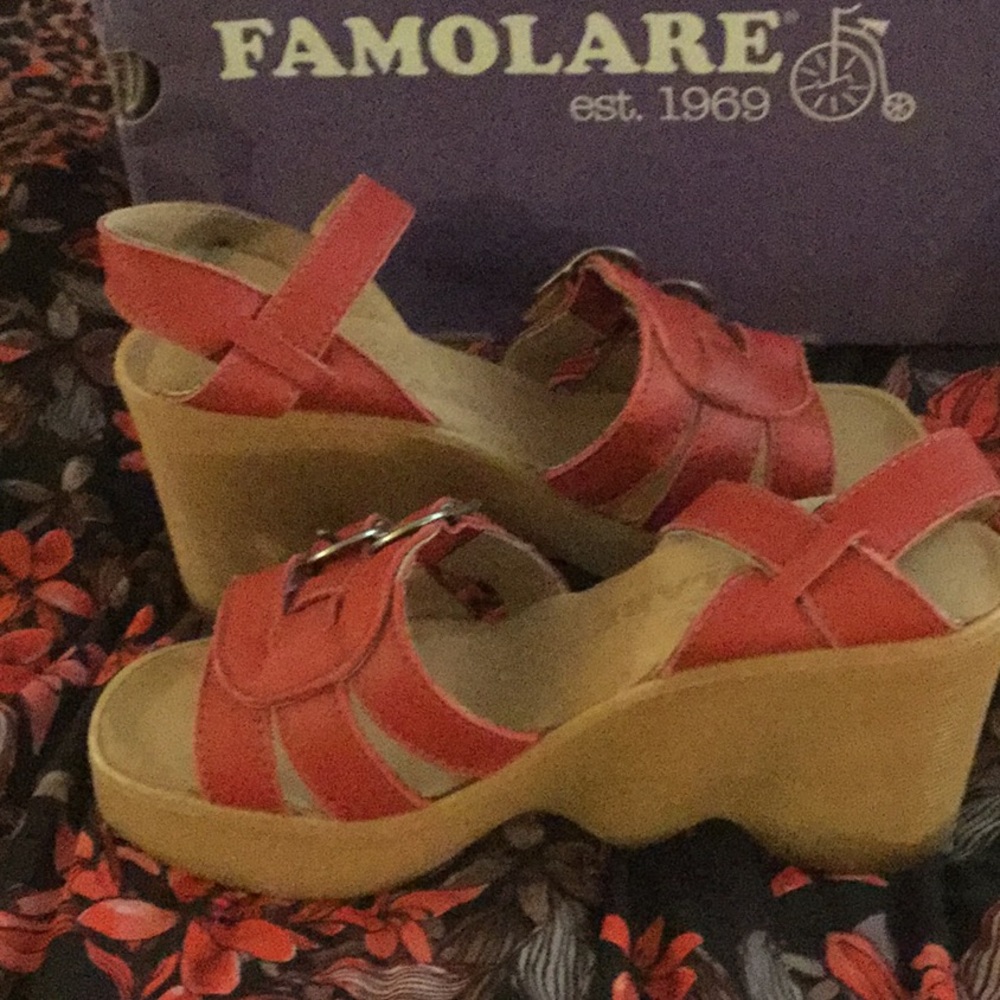 Blood Buckleberry Famolare Wedge Sandal NIB 8/38